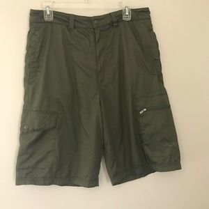 Nike 32 Men’s 6th Man Cargo Shorts Olive green EUC